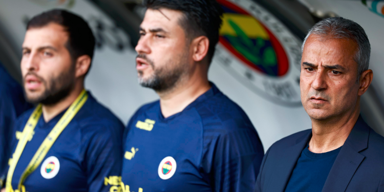 Fenerbahçe Teknik Direktörü İsmail Kartal
