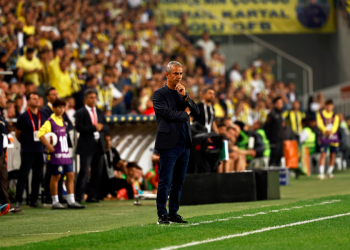 Fenerbahçe Teknik Direktörü İsmail Kartal