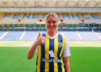 Danielle Alice Steer Fenerbahçe Petrol Ofisi'nde