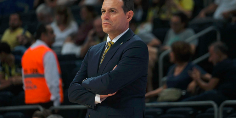 Fenerbahçe Erkek Basketbol Takımı Başantrenörü Dimitris Itoudis