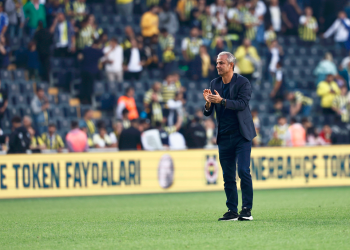 Fenerbahçe Teknik Direktörü İsmail Kartal