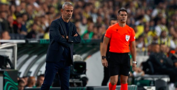 Fenerbahçe Teknik Direktörü İsmail Kartal