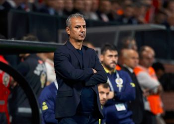 Fenerbahçe Teknik Direktörü İsmail Kartal