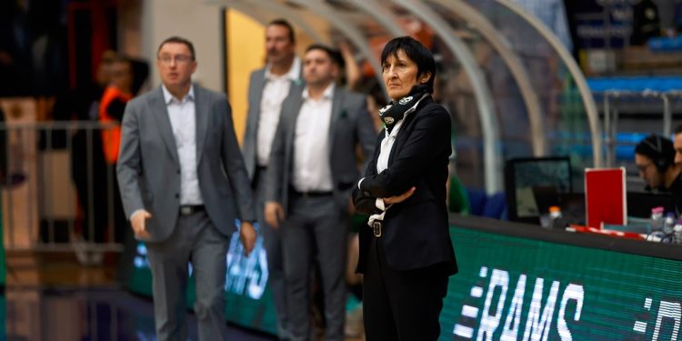 Fenerbahçe Kadın Basketbol Takımı Başantrenörü Valérie Garnier