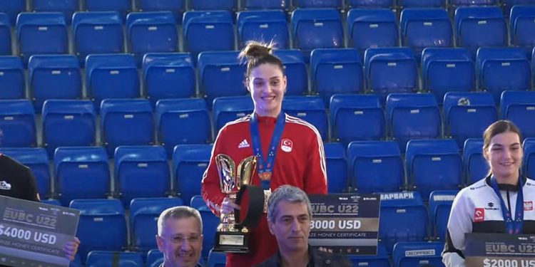 Milli boksörümüz Büşra Işıldar Avrupa Şampiyonu oldu