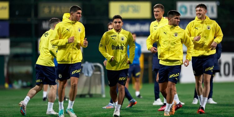 Fenerbahçe'de Fatih Karagümrük maçı hazırlıkları başladı