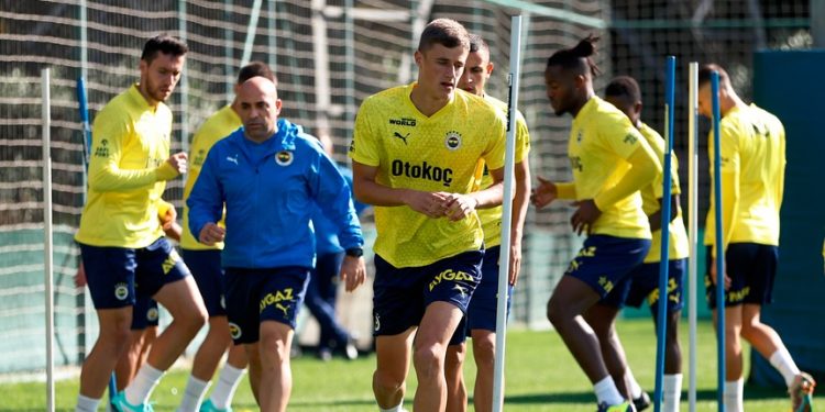 Fenerbahçe'de Ludogorets maçı hazırlıkları başladı