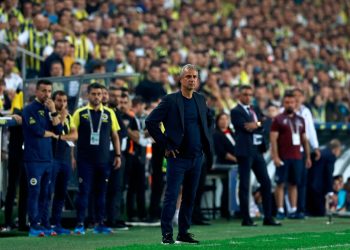 Fenerbahçe Teknik Direktörü İsmail Kartal