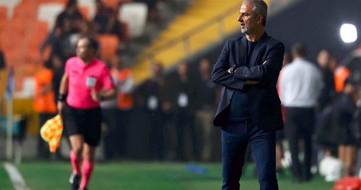 Fenerbahçe Teknik Direktörü İsmail Kartal