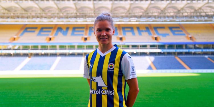 Olga Sevcova Fenerbahçe Petrol Ofisi'nde