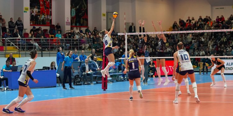 Nilüfer Belediyespor - Fenerbahçe Opet