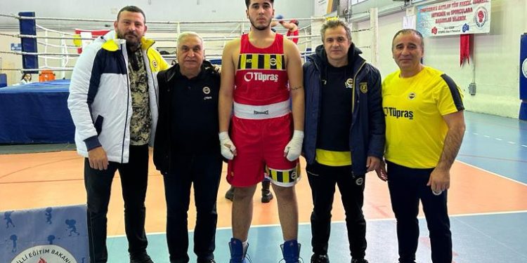 Boksörlerimiz, Yıldızlar İstanbul Teşvik Şampiyonası'nı zirvede tamamladı