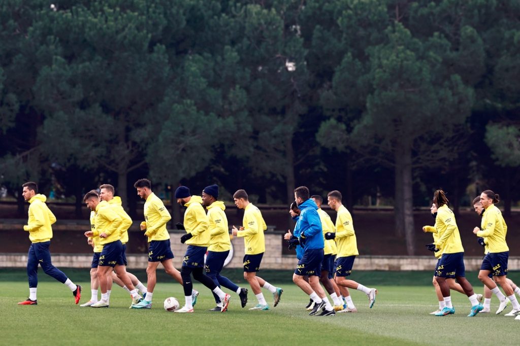 Fenerbahçe'de Kayserispor maçının hazırlıkları başladı