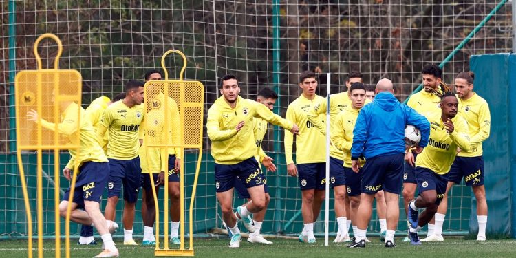 Fenerbahçe'de Galatasaray maçının hazırlıkları başladı