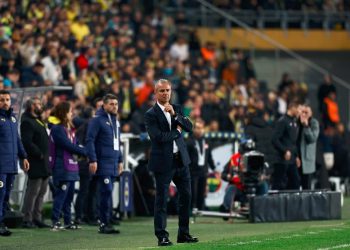 Fenerbahçe Teknik Direktörü İsmail Kartal