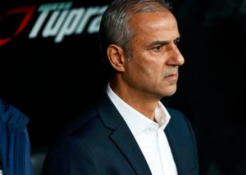 Fenerbahçe Teknik Direktörü İsmail Kartal