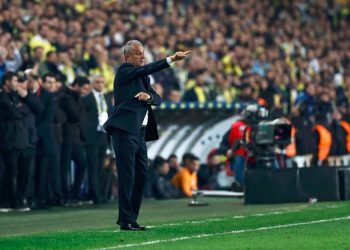 Fenerbahçe Teknik Direktörü İsmail Kartal