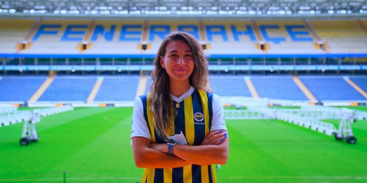 Ece Türkoğlu Fenerbahçe Petrol Ofisi'nde