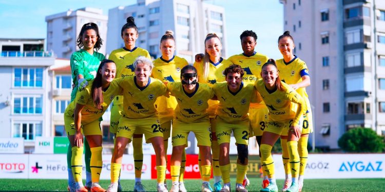 Fenerbahçe Kadın Futbol Takımı