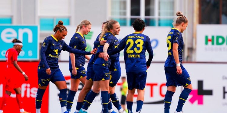 Fenerbahçe Kadın Futbol Takımı