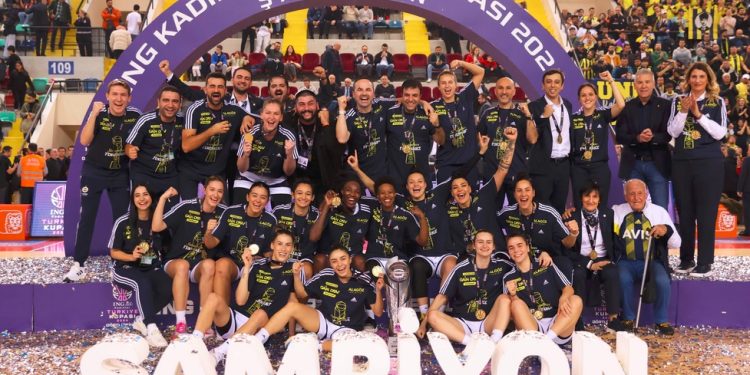 Türkiye Kupası Şampiyonu Fenerbahçe Alagöz Holding