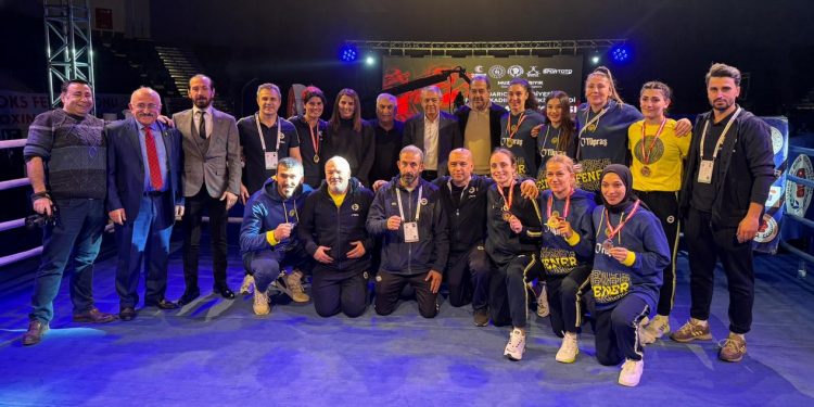 Boksörlerimizden Büyük Kadınlar Türkiye Ferdi Boks Şampiyonası’nda 7 madalya