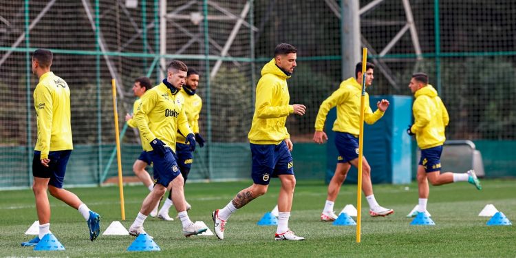 Fenerbahçe, Adanaspor maçının hazırlıklarına başladı