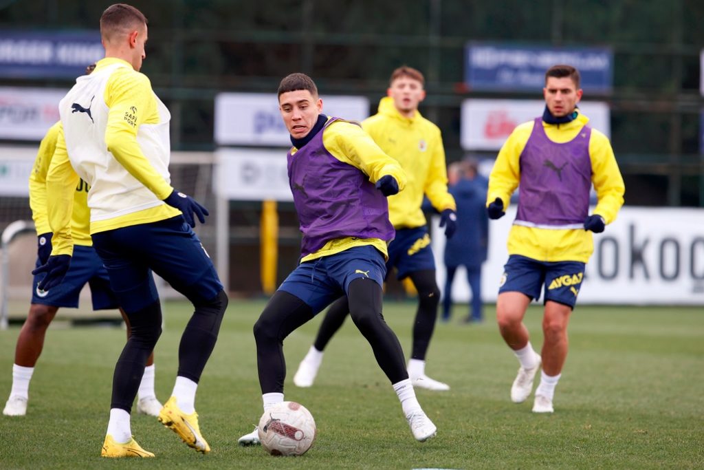 Fenerbahçe'de Başakşehir maçının hazırlıkları başladı