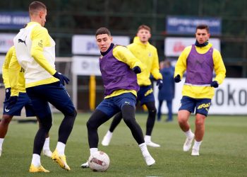 Fenerbahçe'de Başakşehir maçının hazırlıkları başladı