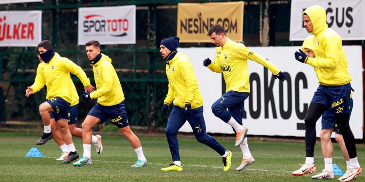 Fenerbahçe'de Antalyaspor maçı hazırlıkları başladı