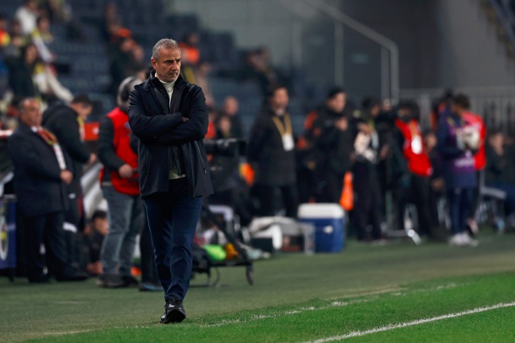 Fenerbahçe Teknik Direktörü İsmail Kartal