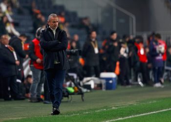 Fenerbahçe Teknik Direktörü İsmail Kartal
