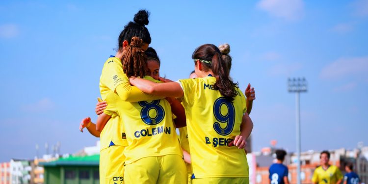 Fenerbahçe Kadın Futbol Takımı
