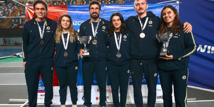 Kürekçilerimiz Türkiye Salon Şampiyonası'nda 5 şampiyonluk elde etti