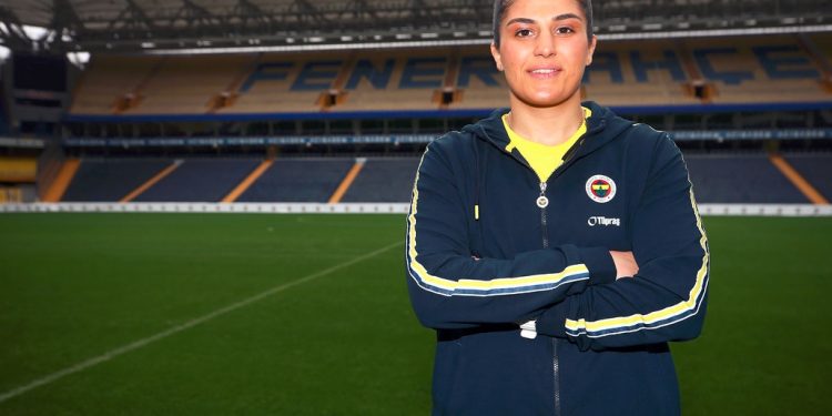 Olimpiyat Şampiyonu Busenaz Sürmeneli Fenerbahçe'de