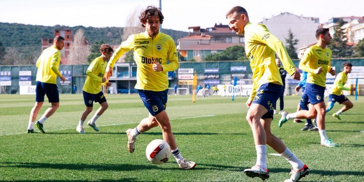 Fenerbahçe'de Alanyaspor maçı hazırlıkları başladı
