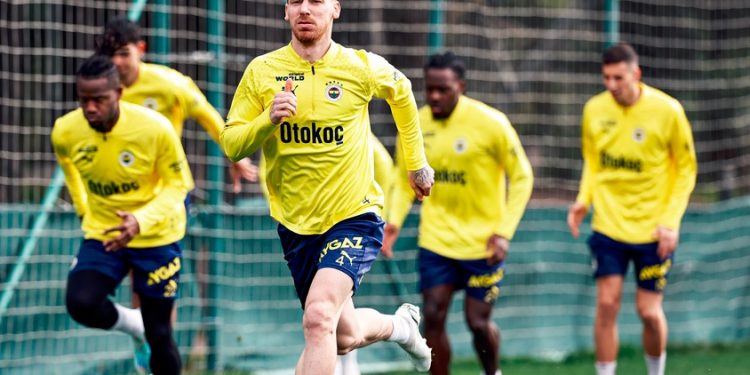 Fenerbahçe, MKE Ankaragücü ile oynayacağı ZTK maçının hazırlıklarına başladı