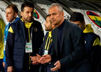 Fenerbahçe Teknik Direktörü İsmail Kartal