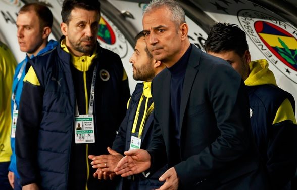 Fenerbahçe Teknik Direktörü İsmail Kartal