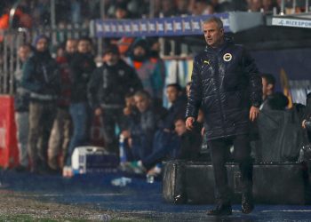 Fenerbahçe Teknik Direktörü İsmail Kartal