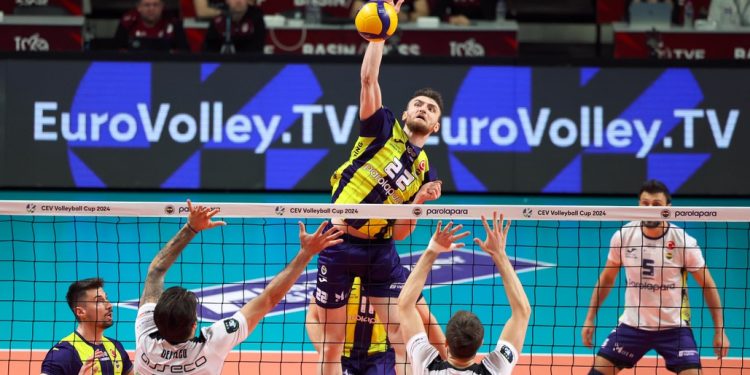 Fenerbahçe Parolapara, CEV Cup’a yarı finalde veda etti