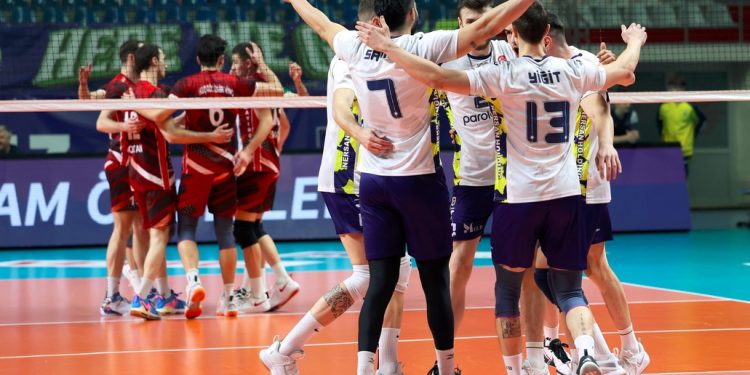 Fenerbahçe Parolapara, Kupa Voley’de adını yarı finale yükseldi