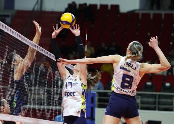 Fenerbahçe Opet, Kupa Voley’de yarı finale yükseldi