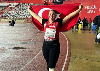 Fenerbahçeli milli atlet Özlem Becerek