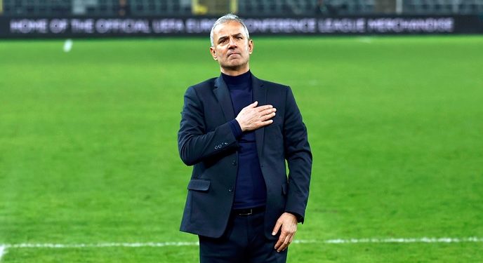 Fenerbahçe Teknik Direktörü İsmail Kartal