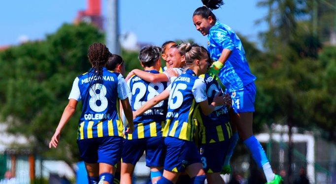 Fenerbahçe Kadın Futbol Takımı