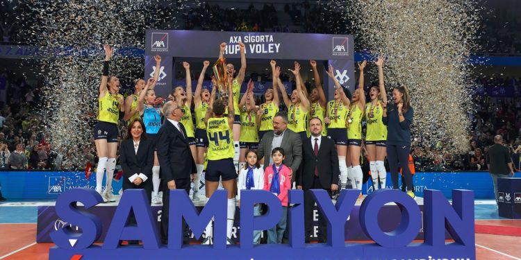 Kupa Voley Şampiyonu Fenerbahçe Opet
