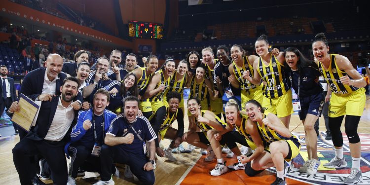 Fenerbahçe Alagöz Holding, Avrupa Şampiyonluğu için parkeye çıkıyor