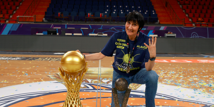 Fenerbahçe Kadın Basketbol Takımı Başantrenörü Valérie Garnier