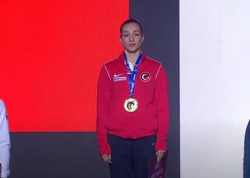 Buse Naz Çakıroğlu üst üste 3. kez Avrupa Şampiyonu oldu